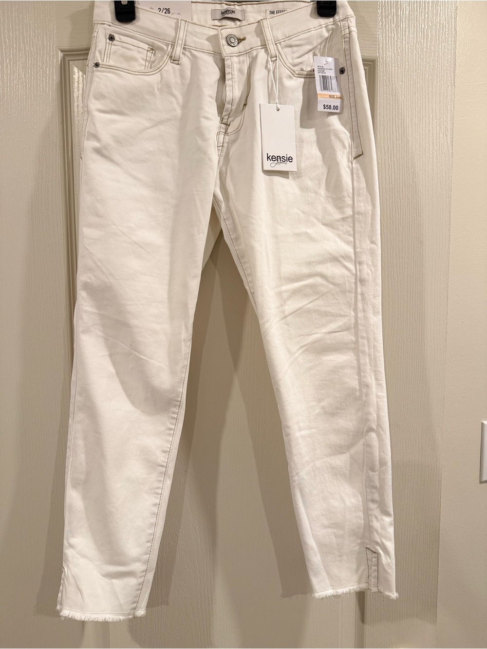 Kensie Women’s Off-White Slim Straight Jeans
